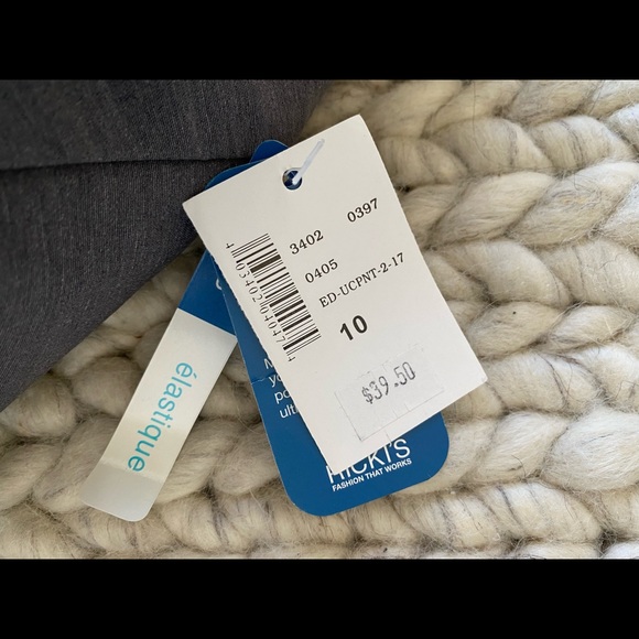 NWT | Ricki’s | women’s grey capris size 10 - Picture 4 of 4